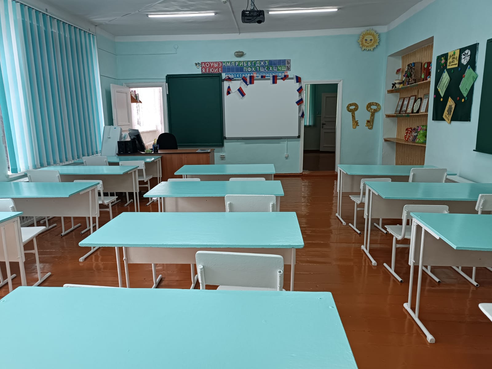 Кабинет 3, площадь 70 кв.м., посадочных мест - 26.